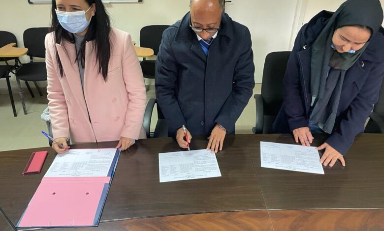 نهاية أكبر أزمة نقابية في وزارة الصحة .. مديرة مديرية الأدوية بوزارة الصحة توقع على اتفاق المصالحة مع النقابات