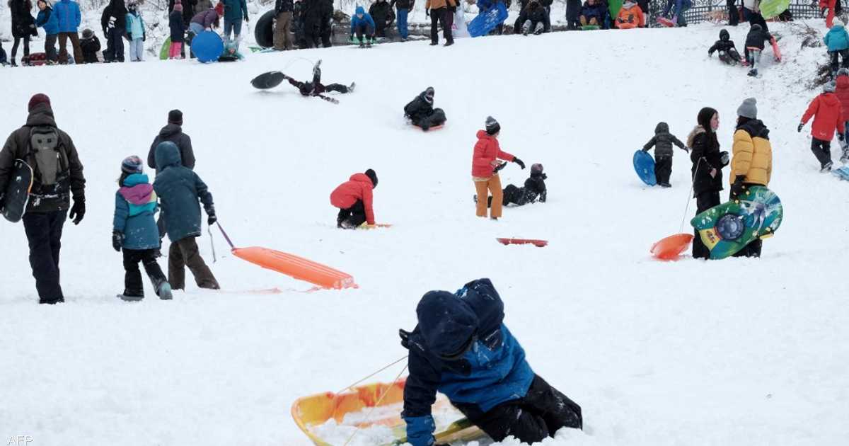 آلاف بلا كهرباء.. “القنبلة الإعصار” تضرب ساحل أميركا الشرقي