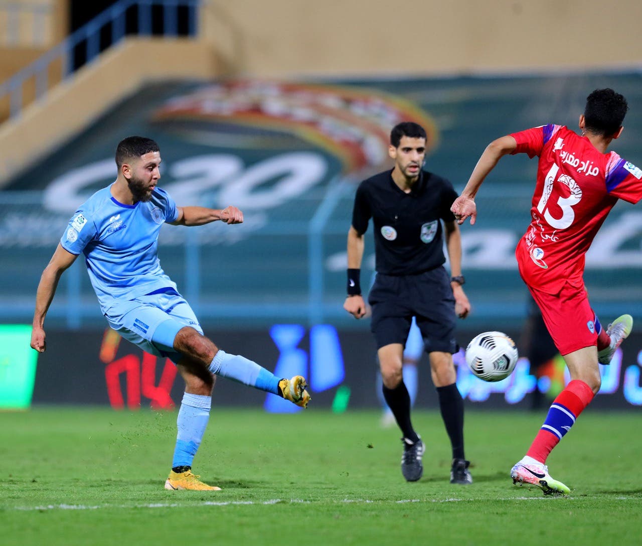 الشباب يطمح لمواصلة مطاردة الصدارة عبر الاتفاق