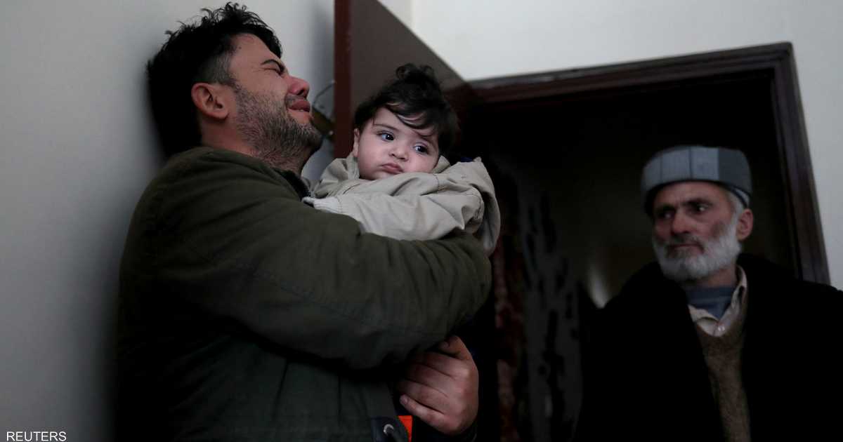 دموع الفراق وفرحة اللقاء.. عودة الرضيع الأفغاني الضائع لأهله