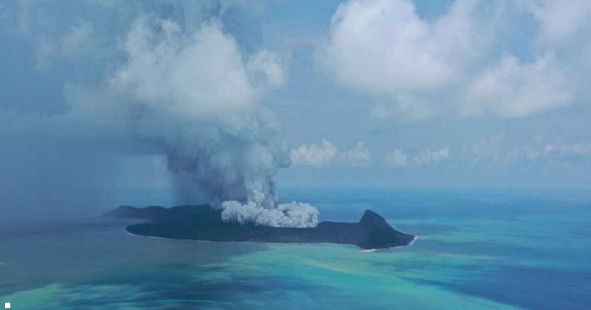 نشاط بركاني بتونغا.. وأمواج تسونامي خطيرة تهدد مدنا أميركية
