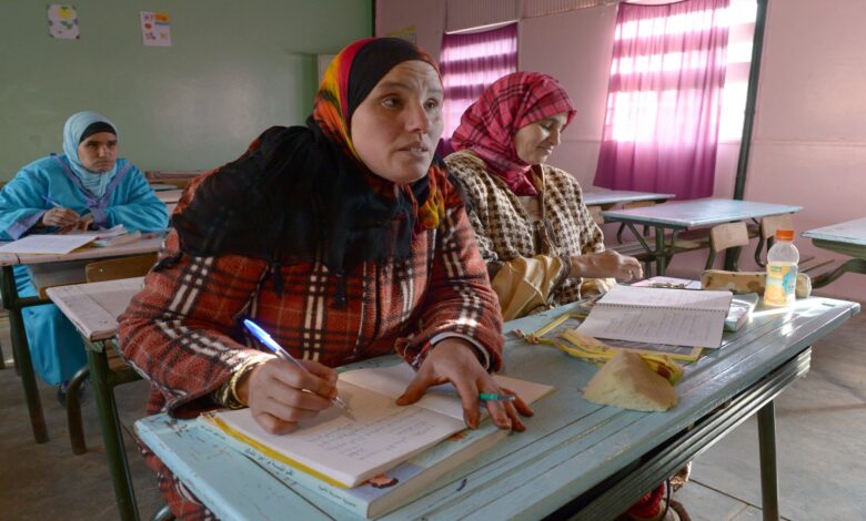 وزارة الأوقاف تسحب العبارة المثيرة للجدل من مقررات محو الأمية