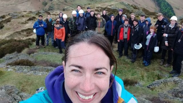 البراكين: حكاية المرأة المولعة بدراسة “النوافذ التي تطل على باطن الأرض”