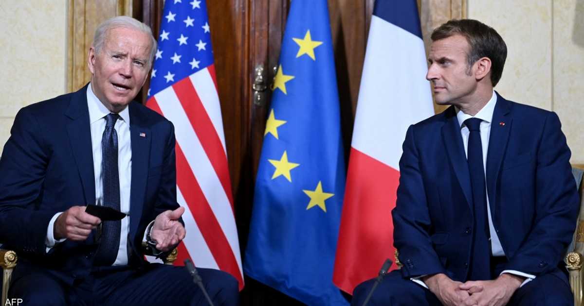 ماكرون وبايدن يبحثان “تنسيق الرد” على روسيا إن غزت أوكرانيا