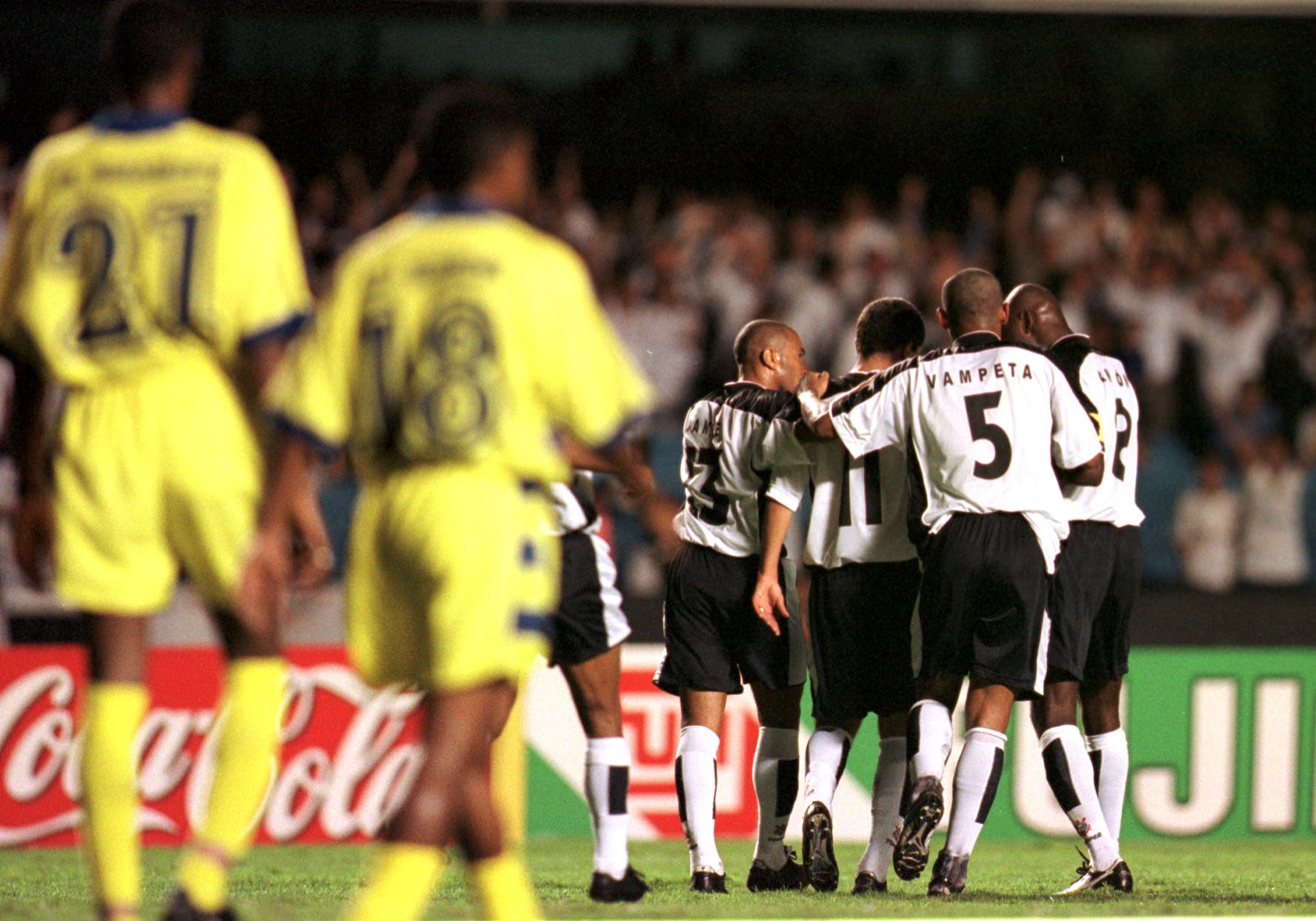 مدربو أندية السعودية في المونديال.. رازفان الناجي الوحيد