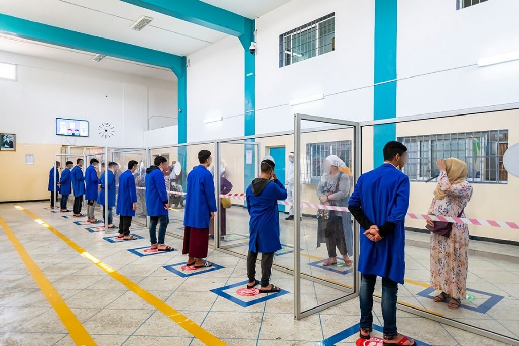 مندوبية السجون تستأنف الزيارات العائلية