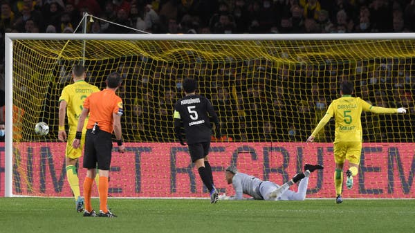 نانت يصعق باريس سان جيرمان بثلاثية