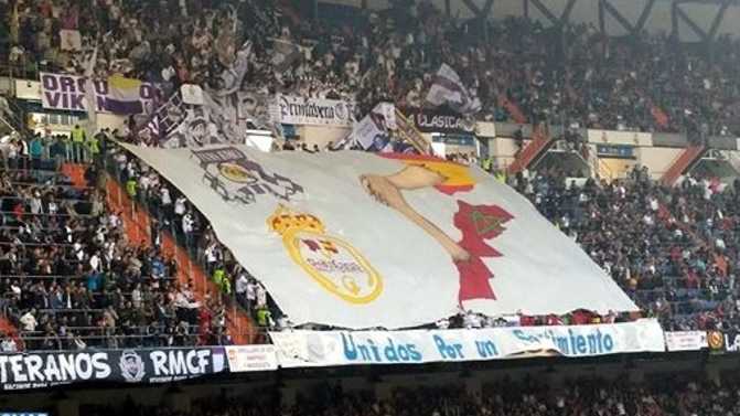 المغرب على مدرجات مباراة الكلاسيكو…حقيقة لافتة “الصداقة” في إسبانيا