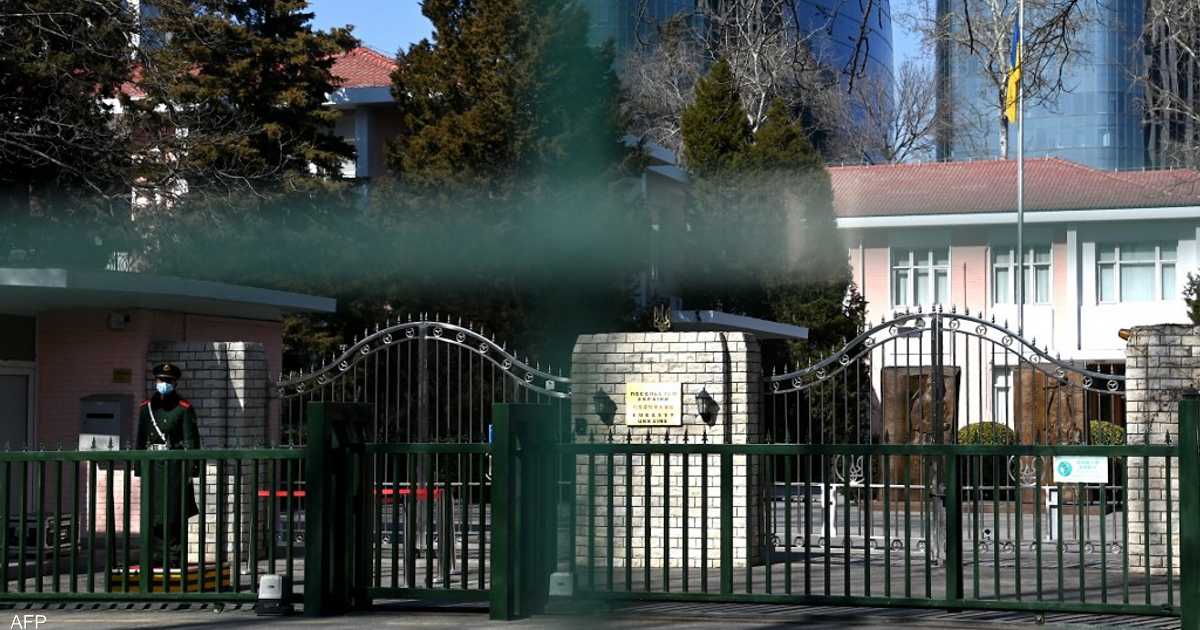 بعد تباطؤ.. الصين تجلي “معظم” مواطنيها من أوكرانيا