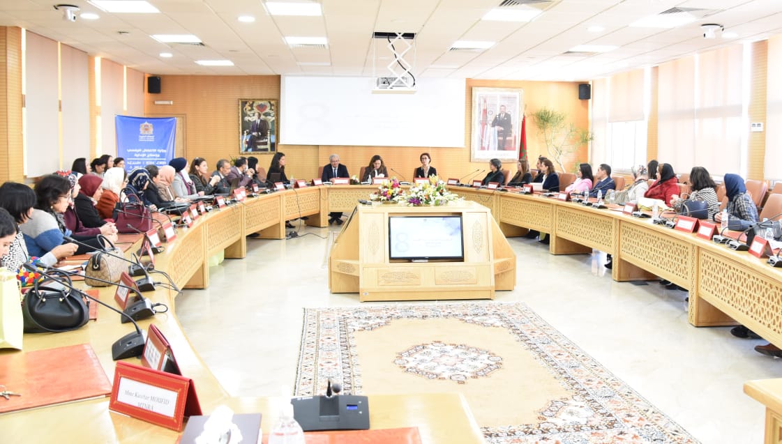 تخليد اليوم العالمي لحقوق المرأة : الوزيرة غيثة مزور تترأسُ لقاءً تواصلياً مع شبكة التشاور المشتركة بين الوزارات