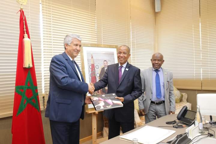 صديقي يجري مباحثات مع وزير الاقتصاد والصناعة والاستثمار القمري