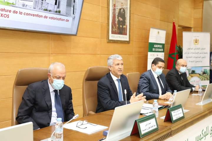 طنجة : وزير الفلاحة يوقع اتفاقية شراكة لتثمين القطب الفلاحي باللوكوس