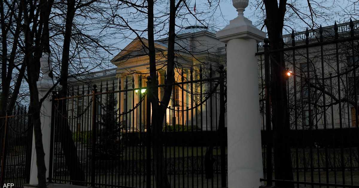 وصفتهم بالجواسيس.. بولندا تطرد عشرات الدبلوماسيين الروس