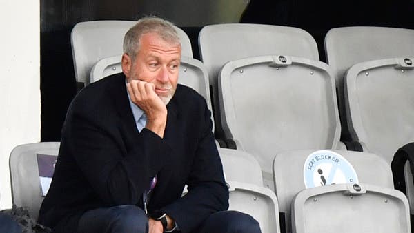 أبراموفيتش يلجأ لأصدقائه من أجل الحصول على “قروض طارئة”