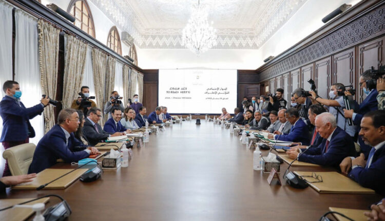 الحكومة توقع الميثاق الوطني للحوار الاجتماعي