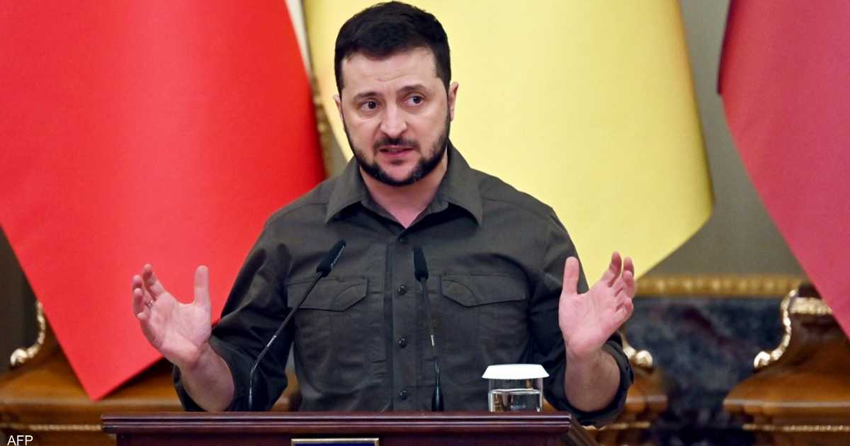 زيلينسكي يدعو ماكرون لأوكرانيا ليتأكد من “الإبادة الجماعية”