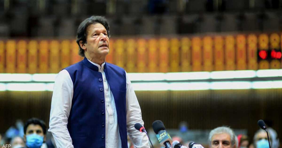 للمرة الثانية.. رئيس وزراء باكستان ينجو من سحب الثقة