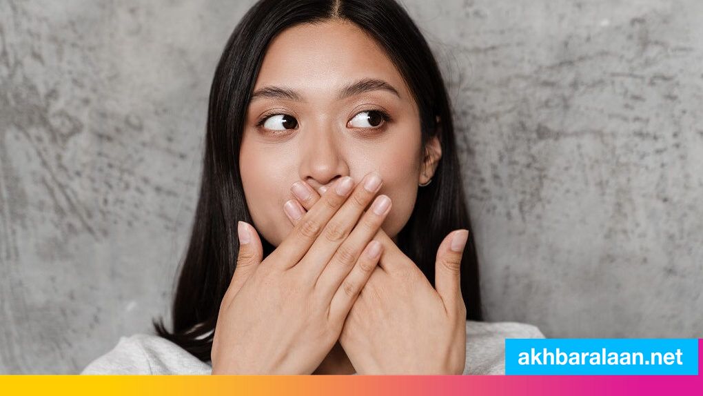 ما أسباب رائحة الفم الكريهة؟