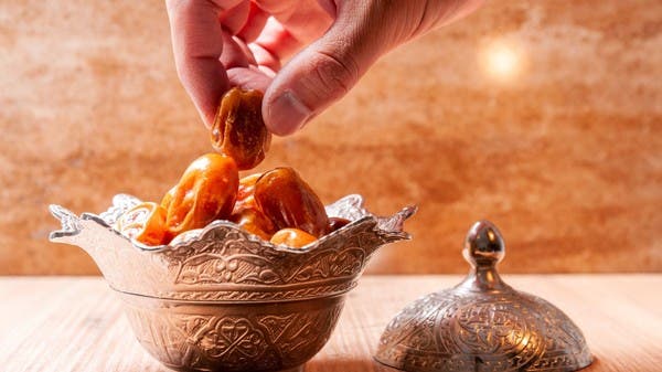 هل توجد تمور تناسب مرضى السكري؟.. “الغذاء السعودية” تجيب