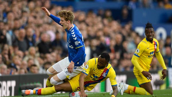 إيفرتون يقلب النتيجة على كريستال وينجو من الهبوط