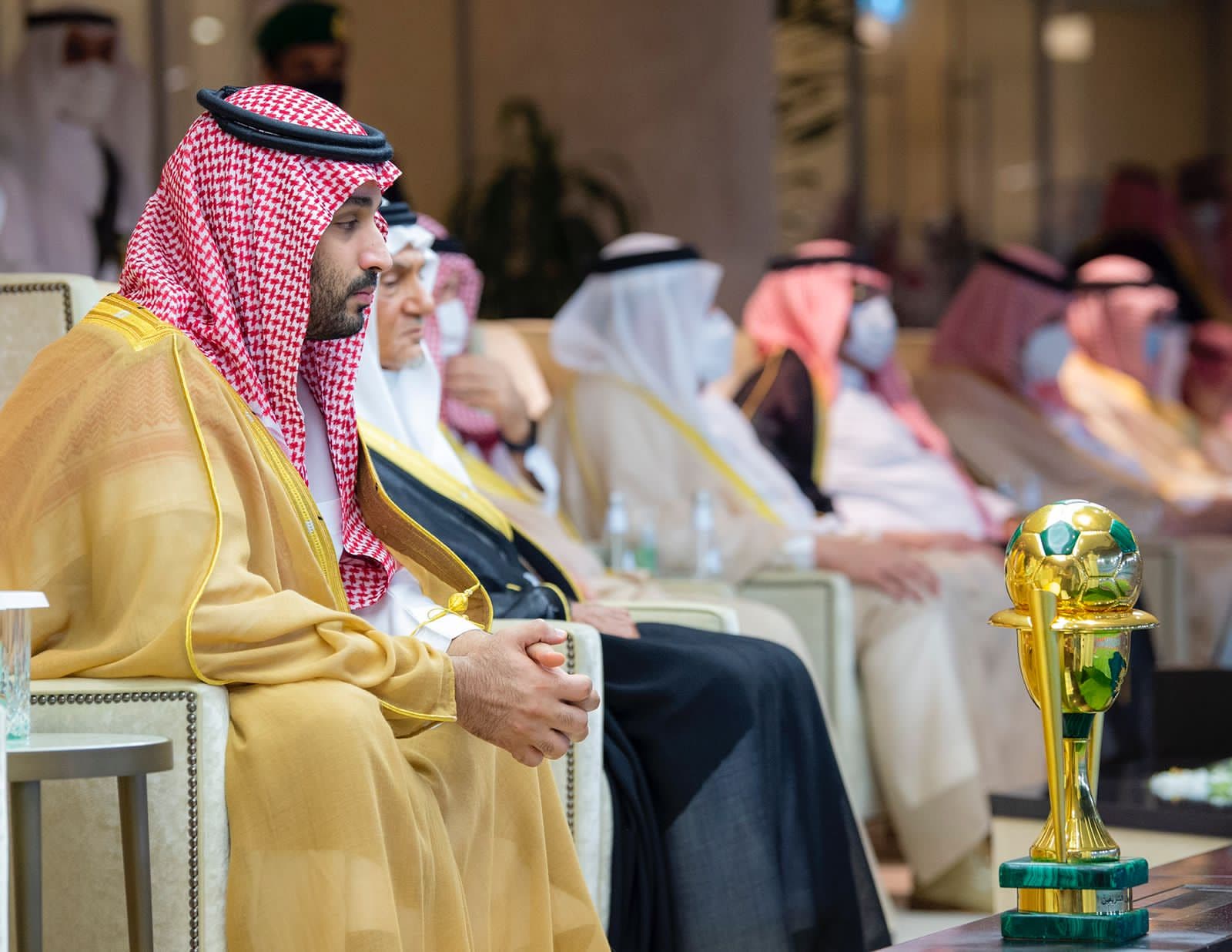 الفيحاء يتجاوز الهلال ويتوج بلقب كأس الملك