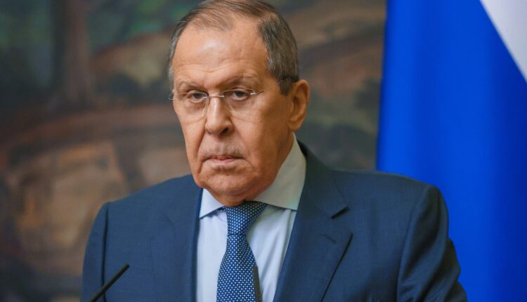 زيارة غير معلنة .. لافروف يحل بالجزائر