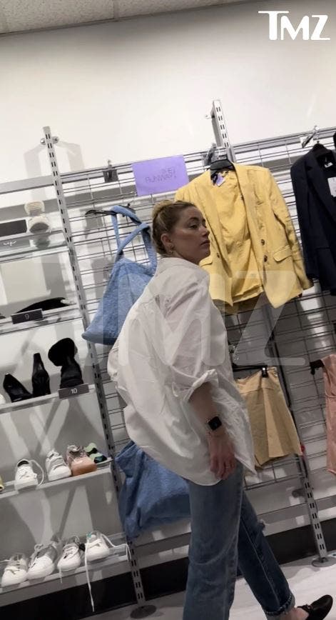 رغم عقوبة مالية بالملايين.. هيرد تتسوق بمتجر للأثرياء