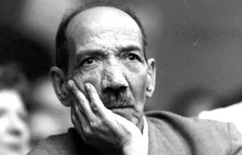 شاعر يهين أم كلثوم وأحمد رامي.. ونقابة الموسيقيين ترد