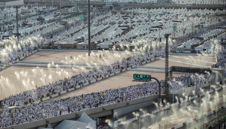 الحجاج ينفرون من مزدلفة ويبدؤون مناسك يوم النحر