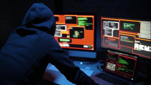 الذكاء الصناعي: كيف يمكن لطريقة كتابتك على الإنترنت أن تساعد في الكشف عن هويتك؟