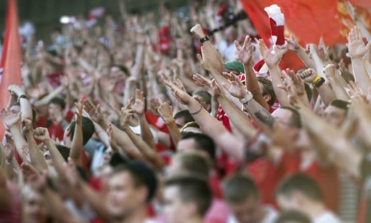 نادٍ إنكليزي يصدر قرارا استثنائيا يخص مشجعيه المسلمين