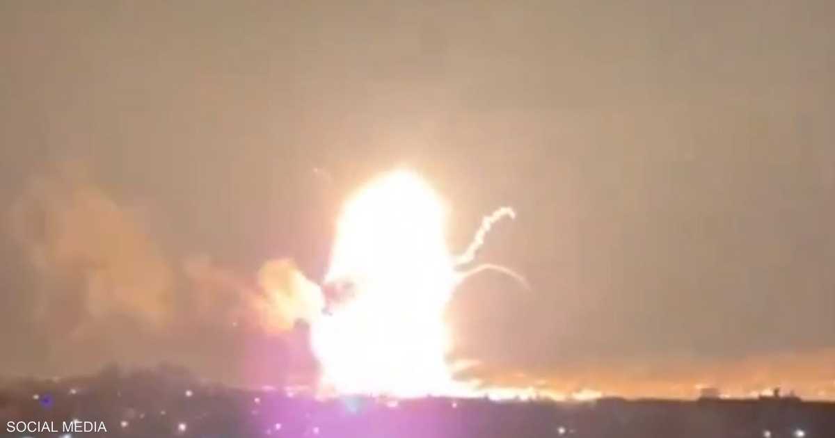 انفجارات وكرات لهب.. أوكرانيا تشنّ هجوما على بلدة في القرم