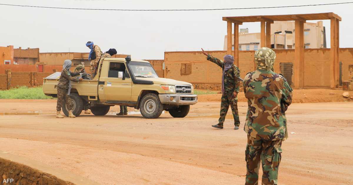حركة أزواد تفرض حصارا على الطرق الرئيسية شمالي مالي