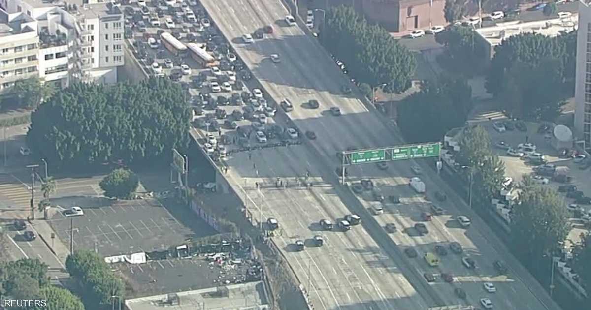 يهود معارضون لحرب غزة يغلقون طريقا في لوس أنجليس